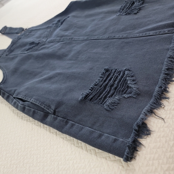 Cello Black Distressed Denim Overall Dress Size Medium Fringe Frayed Hem - Picture 3 of 13